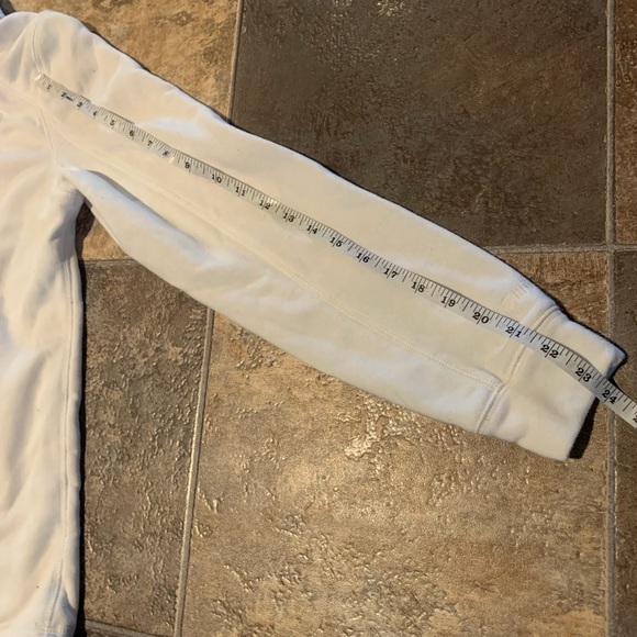 FWD white sweater, no rips no stains - Picture 6 of 7